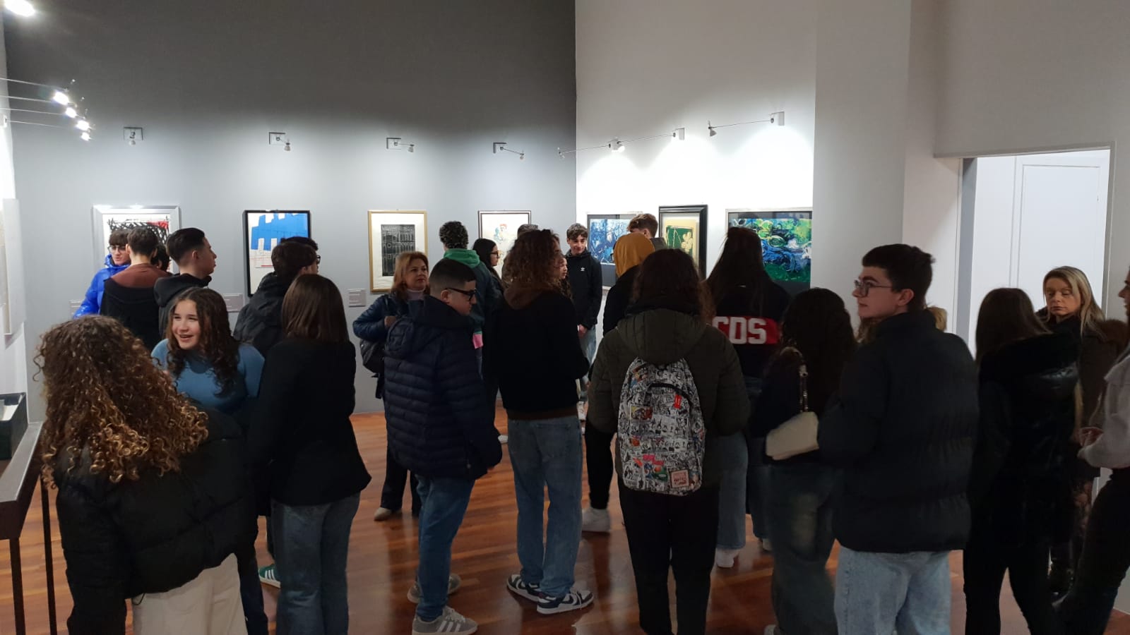 Immagine di copertina per SalvArti fa il pieno al Palazzo della Cultura Pasquino Crupi: centinaia di visitatori nei primi giorni di apertura della mostra. Tra le presenze tantissimi giovani e studenti