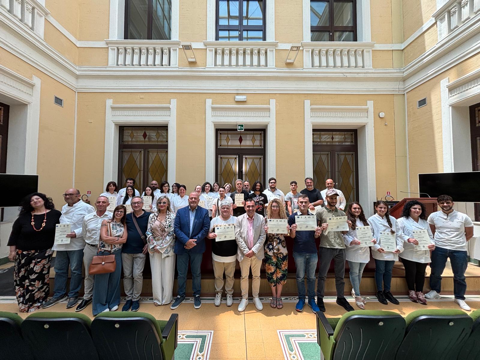 A Palazzo Alvaro consegnati 60 attestati di fine corso per pasticceri, operatori agriturismo ed elettricisti