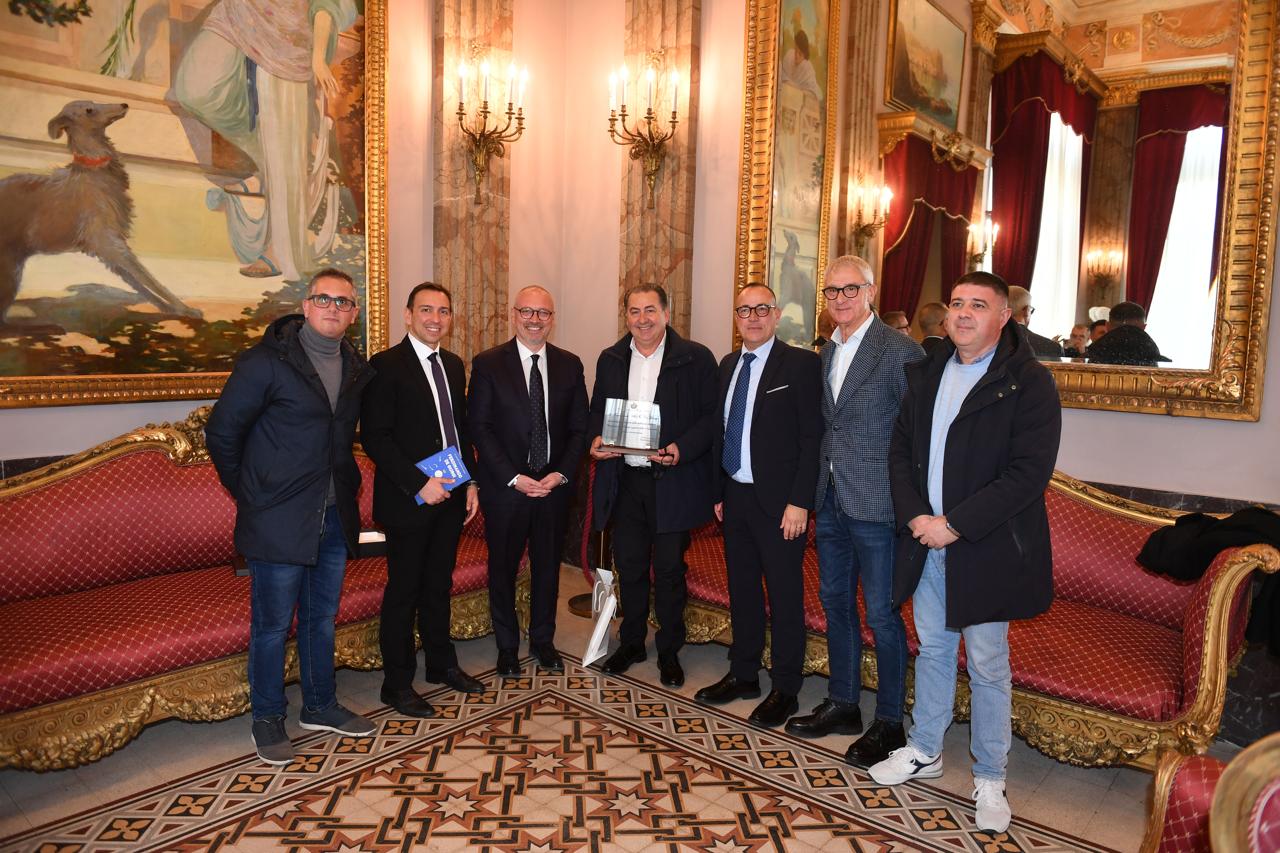Volley: il Ct Fef� De Giorgi ricevuto a Palazzo Alvaro dal Sindaco facente funzioni