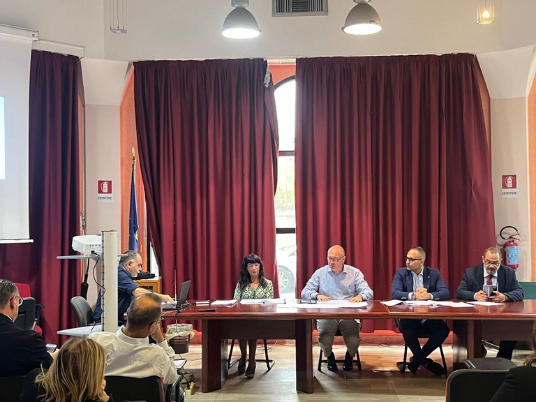 La Metrocity e i sindaci si oppongono ad un nuovo piano di dimensionamento scolastico: \